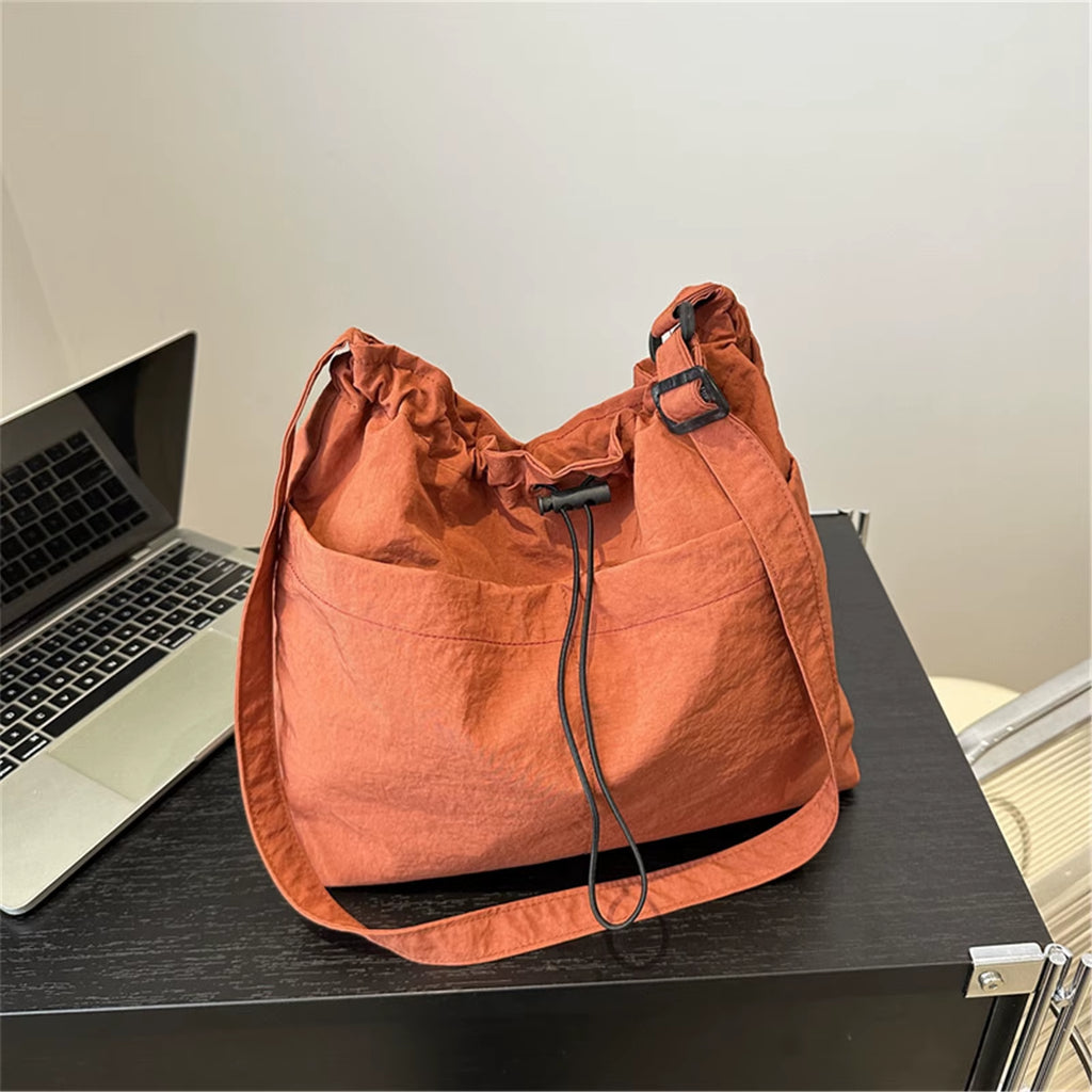 New Fashion Drawstring Shoulder Bag Travel Casual Nylon Tote Bag Large Capacity Basic Style Crossbody Bucket Bag for Women